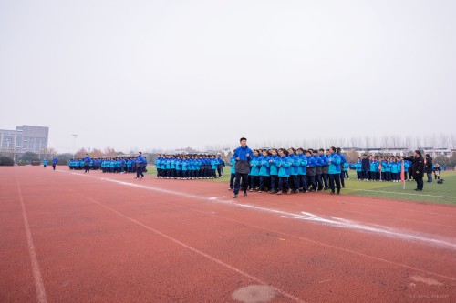 201912【強(qiáng)健體魄 淬煉精神——阜陽五中舉行高一 高二年級跑操比】潁州晚報(bào) 阜陽日報(bào) 阜陽發(fā)布 特約攝影記者 凡偉 18844908911-6_conew1.jpg